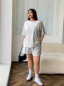Dazy Plus Conjunto de pijama casual de talla grande con top de cuello redondo de punto de unicolor y pantalones cortos - Gris - Ver 3