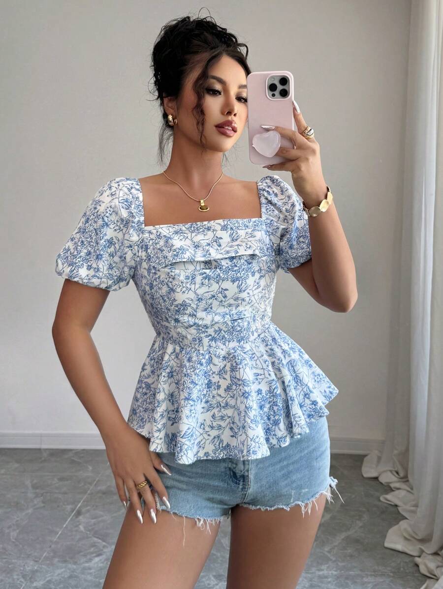 Elenzga 方领花卉印花荷叶边下摆短袖衬衫 - 藍白色 - 查看 1