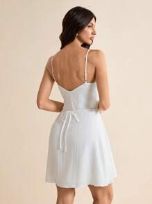 SHEIN Tall Damen einfarbiges weißes charmantes Knopf A-Linien Mini-Kleid - perfekt für sonnige Tage und lässige Unternehmungen, Damen A-Linien Kleider, Sommer Damenkleider, Weiße Kleider, Strandkleider für Damen, Lässige Tageskleider, Leichte Tageskleider, Träger Mini-Kleider, Sommerkleider, Weiße Abschlussballkleider - Weiss - Übersicht 4