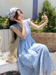 DAZY Abito casual da donna con maniche a campana, scollo a V, arricchito da ricami, ideale per le vacanze estive