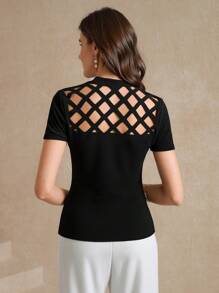 Amorya 女士珍珠裝飾和中空細節t恤