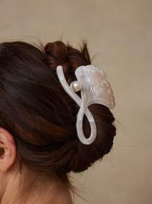 MOTF PREMIUM LEAF SHAPED FAUX PEARL HAIR CLAW CLIP CLAW CLIPS HAIR CLAWS HAIR BARRETTES - Grey - View 2