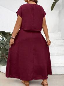 SHEIN LUNE 2pcs/Set Plus Size Textured Solid Color Crew Neck Short Sleeve Top And Pocketed Wide Leg Pants,Two Piece Set Women - Burgundy - View 2