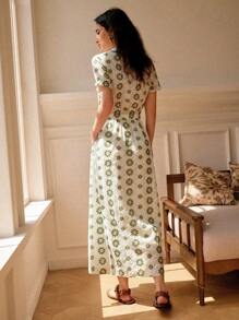 Écloséra Vestido de mujer de manga corta con estampado de flores de líneas verdes sobre base blanca y cintura elástica - Blanco - Ver 2