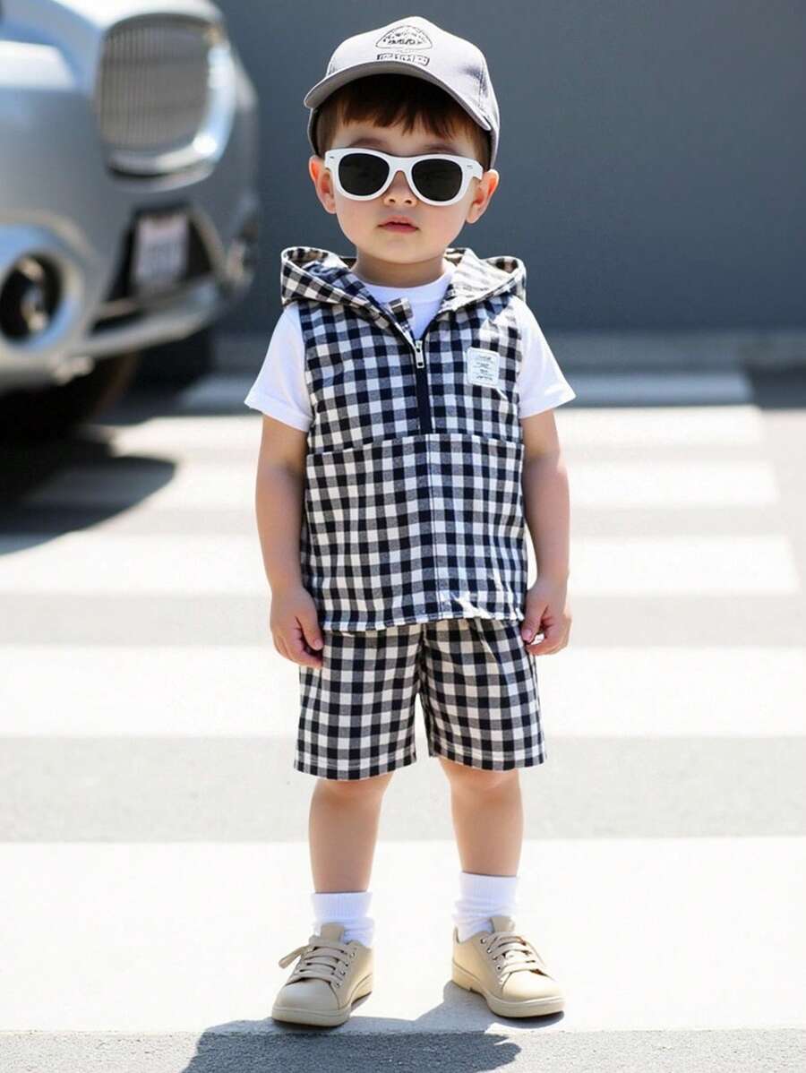 Conjunto de 3 piezas para niños pequeños compuesto por: sudadera de cuello redondo de manga corta con gráfico de letras, pantalones cortos casuales con estampado de palmeras de cintura elástica. Apropiado para exteriores, vacaciones, compras, fiestas, sesiones de fotos, etc. - Negro - Ver 1