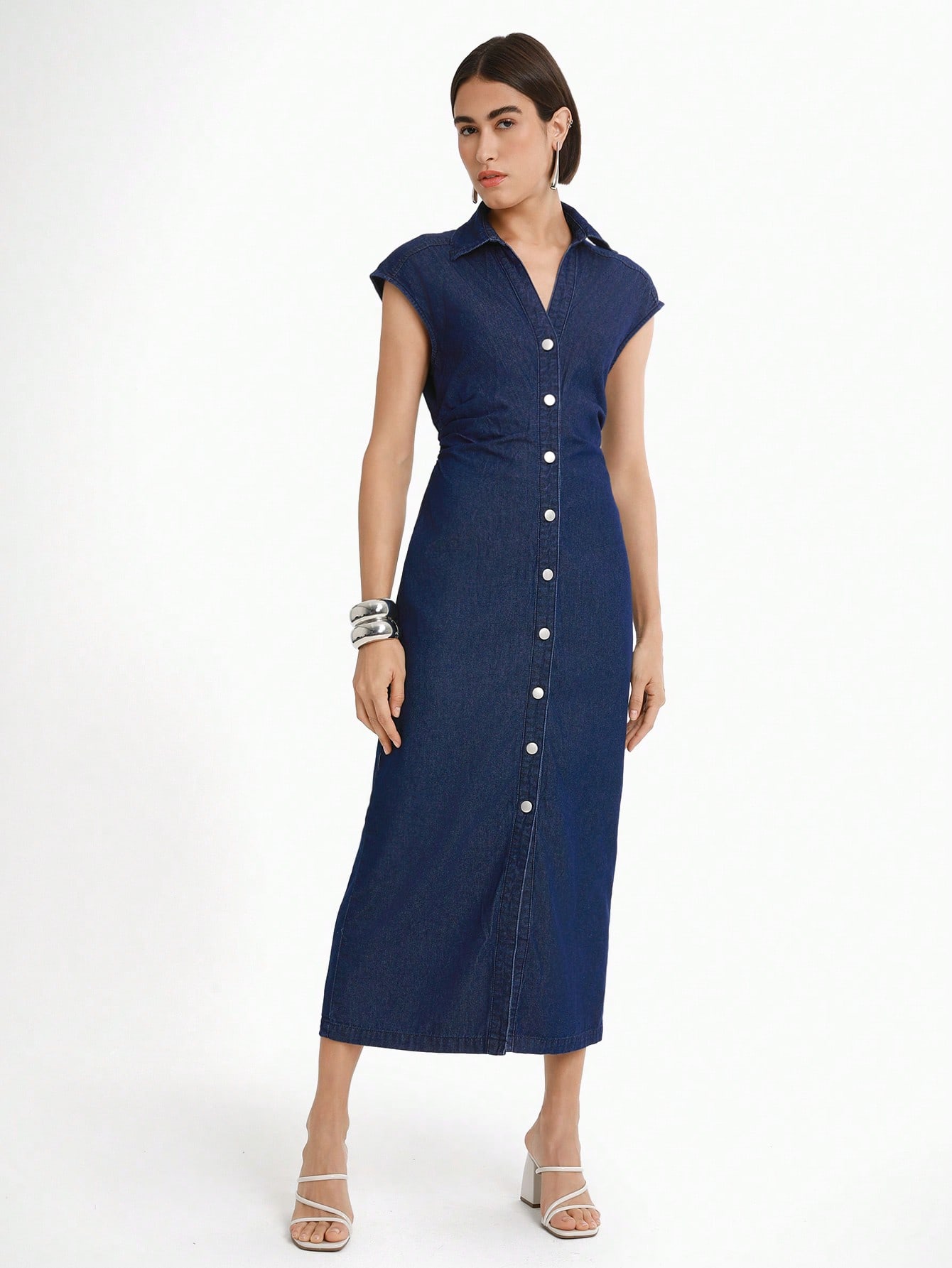 Daynim فستان جينز مستقيم بياقة مفرودة بدون أكمام ل...