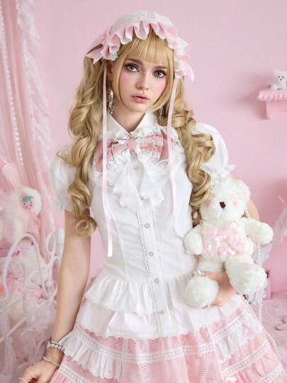 Kawaii Blouse Lolita d'été ajustée pour femmes avec décoration nœud papillon, manches bouffantes à volants multicouches et ourlet