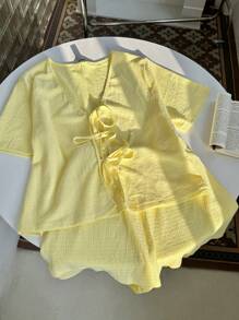 Comfortcana 2 件大码女士假日风格黄色短袖蝴蝶结上衣和短裤套装，适合春夏季