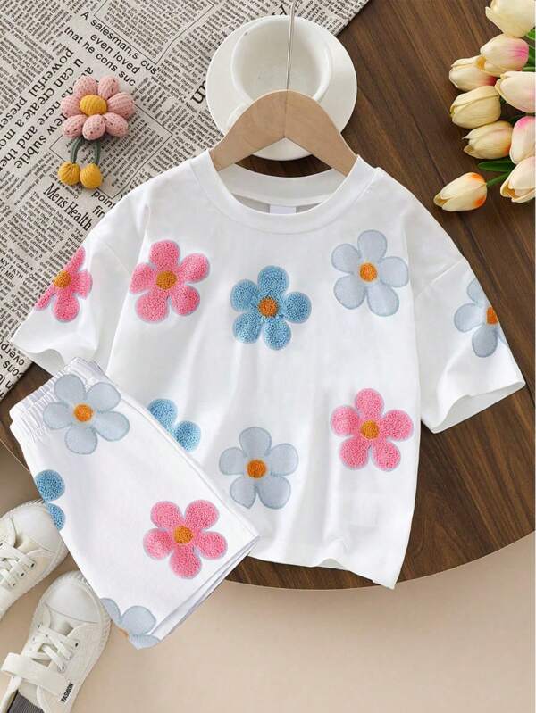 GraphicGems 2 Pcs Baby Girls Casual Fashionable Comfortable Minimalist Floral Print T-Shirt And Shorts Set, Spring/Summer Cute Girls Sets
