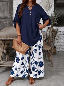 EMERY ROSE 大码女装乡村度假深蓝色七分袖V领纽扣装饰弧形下摆修身休闲上衣衬衫和蓝白花朵印花宽松长裤两件套适合春夏秋季节女装夏季套装度假装度假两件套 - 藍白色 - 查看 4