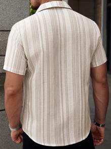 Manfinity RelaxMax Chemise décontractée à manches courtes boutons et rayures pour hommes d'été