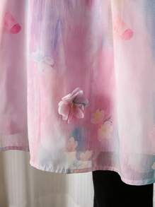 Kleine Mädchenkleid mit Batik-Muster, 3D-Blumendekoration, modischer Neckholder-Ausschnitt