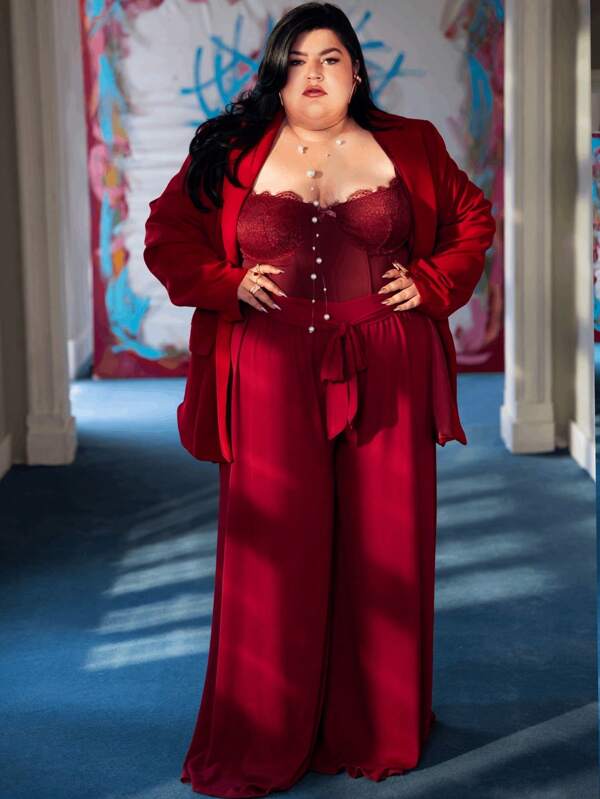 SHEIN X LOS FAVORITOS DE LA FATSHIONISTA SHEIN BAE Top de encaje negro con parches y escote halter para mujer de talla grande, con bajo curvo de encaje floral, elegante corpiño con lazo, top de corsé con cintura de espina de pescado, adecuado para el Día de San Valentín, Carnaval, playa, vacaciones, vuelta al cole, primavera/verano, corsé curvilíneo