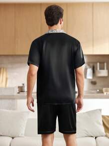 CoupledUp Satin Hausanzug-Set mit süßem Dackel-Muster für Paar, Herren - Schwarz - Übersicht 2