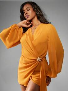 MISSGUIDED 优雅雪纺迷你裹身裙气球长袖派对婚礼宾客个性胸针细节冬季节日活动