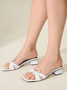 CUCCOO CHICEST 女士皮革蝴蝶结镂空绑带交叉方头粗跟凉鞋，白色/黑色拼色优雅休闲高跟鞋，适合下午茶、约会、度假、百搭基本款