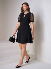 SHEIN Clasi Đầm Plus Size Tương phản Mesh cắt màu trơn Giải trí - màu đen - Xem 5