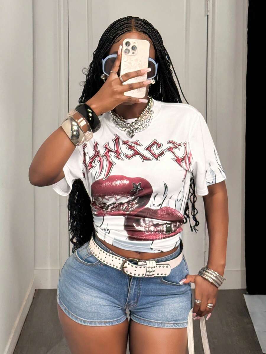 Slaydiva 2025 全新夏季音乐节、复活节、西部风、游牧风、生日派对、毕业季、学生日常、休闲、度假、邮轮、海滩、日光浴、流行唇膏、项链、胸针、印花、白色女式 T 恤 - 白色 - 查看 1