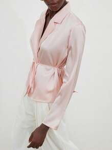Aveloria Modichic 通勤百搭成熟优雅优雅简约时尚翻领飘逸腰带腰部设计长袖女衬衫 - 淺粉色 - 查看 2