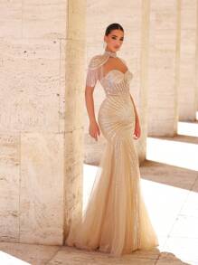 Glamrae Vestido elegante y lujoso con contraste de malla, perlas y lentejuelas en diseño de cola de pez con mangas con flecos, adecuado para bodas, fiestas, vacaciones, galas y vestidos de noche (Resistente)