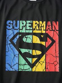 SUPERMAN X SHEIN 男童彩色裂纹字母与标志图案宽松落肩短袖 T 恤和短裤两件套，黑色，春夏 - 黑色 - 查看 4