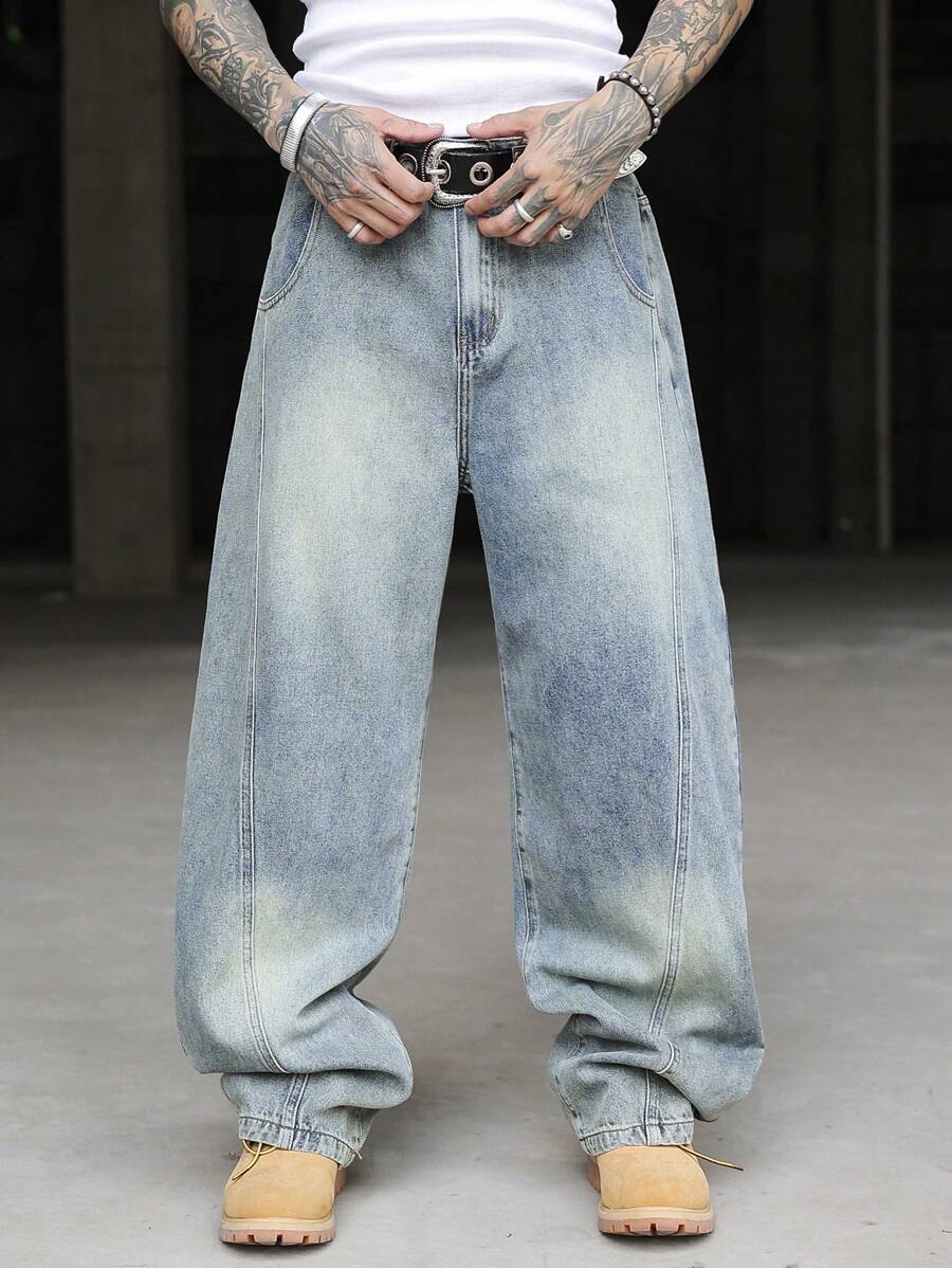 Manfinity EMRG Men's Casual Loose Fit Baggy Jeans With Belt - Light Wash - View 1