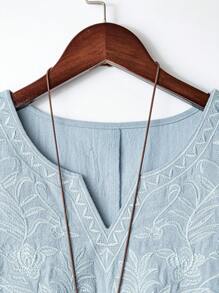 Linhara Áo cánh tay ngắn thêu cổ khoét sâu màu trơn thường ngày cho nữ cỡ lớn - Màu xanh lam - Xem 3