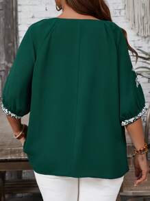 EMERY ROSE Plus Size Women Summer Floral Print V-Neck Raglan Sleeve Loose Blouse - Black and White - View 2