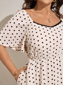 Comfylo 大码波点休闲连衣裙，通勤和户外，夏季 - 彩色 - 查看 1