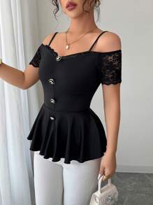Elenzga Blusa casual de verano para mujer con hombros descubiertos, adorno de encaje, mangas cortas y detalles de botones - Negro - Ver 7