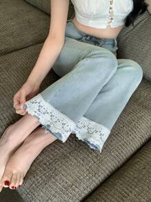DAZY 优雅蕾丝拼布喇叭腿女式牛仔裤 - 淺色水洗藍 - 查看 5