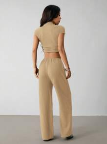 SHEIN PETITE 2件套女士夏季纯色短袖短款上衣和裤子套装 - 卡其色 - 查看 2