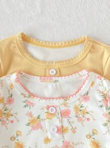 Set de 2 piezas para niñas pequeñas: Top de manga corta y ajustada, junto con pantalones estampados con flores, para un look casual y lindo para estar en casa