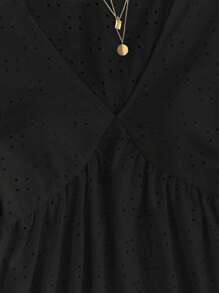 SHEIN T-shirt court à col en V et manches courtes pour adolescentes, essentiel noir, tenue d'été, essentiel de la saison des mariages/Cottagecore/Convient pour l'été/À porter à tout moment/Bohème/Vêtements de style bohème shorts pour l'été/Tenues de vacances à la plage/Vêtements d'été Tenues de vacances