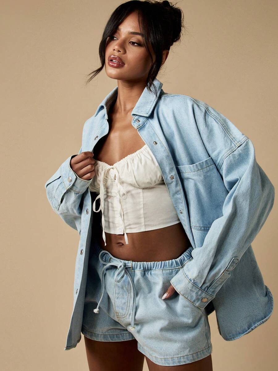 MISSGUIDED 休闲节日夏季两件套牛仔套装，浅色水洗宽松外套搭配弹力腰短裤，适合沙滩度假街头风穿搭。 - 淺色水洗藍 - 查看 1