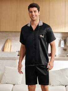 CoupledUp Satin Hausanzug-Set mit süßem Dackel-Muster für Paar, Herren - Schwarz - Übersicht 5