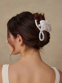 MOTF PREMIUM LEAF SHAPED FAUX PEARL HAIR CLAW CLIP CLAW CLIPS HAIR CLAWS HAIR BARRETTES - Grey - View 6