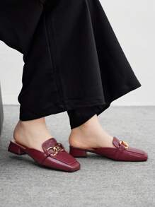 CUCCOO BIZCHIC Sepatu Flat Slip-On Modis Wanita dengan Dekorasi Rantai Logam untuk Natal dan Musim Semi - Burgundy - View 5