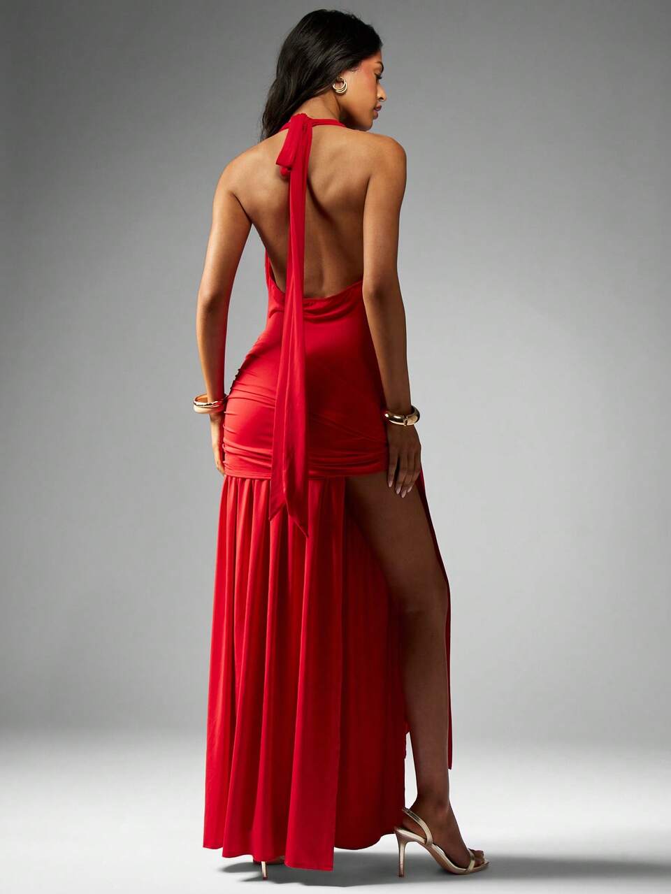 MISSGUIDED Elegant Evening Maxi Gown Cut Out Design Crystal Brooch Detail Fitted Bodycon Floor Length Special Occasion Formal Winter Holiday Party Dress Christmas