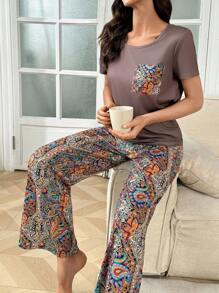 SHEIN Women's Casual Printed Knit Crew Neck Pocket Tee And Pants Pajama Set