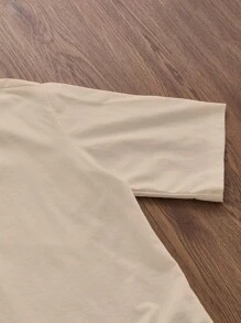 Manfinity EMRG Camiseta de manga corta holgada de color caqui con eslogan de boxeo impreso de moda casual para hombres