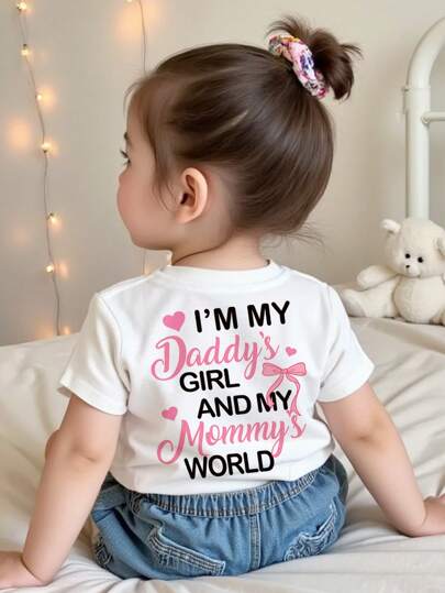SHEIN Happikins Mother's Day Baby Girl "I'M MY MOMMY'S WORLD" Heart & Bow Graphic White Casual Comfortable Short Sleeve Round Neck Top, Suitable For Summer
