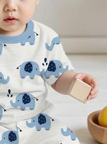 男童卡通图案宽松休闲睡衣套装，适合夏季