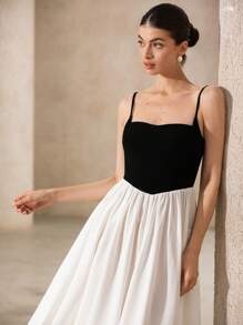 Chiquease Nuevo vestido elegante de moda con top de camiseta de punto, diseño en patchwork, bloques de colores tejidos, volantes en el bajo y cintura estilizante, sin mangas - Blanco - Ver 1