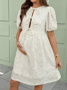 SHEIN Schwangeren Frauen Texturiertes Vorder-Bindeband Kleid mit kurzen Puffärmeln für den Urlaub