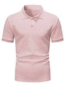 Manfinity Homme 男士休闲日常风格，INS搭配卡其色短袖Polo衫，几何纹理提花针织。纽扣开襟，彰显时尚造型和法式休闲浪漫。送给男朋友、老公的理想礼物，度假/派对穿着，2000年代风格