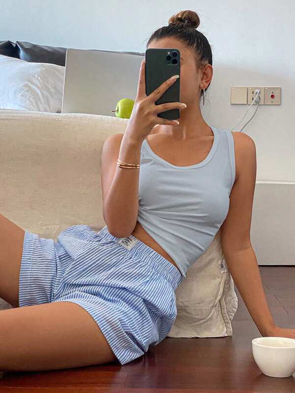 DAZY Set di abbigliamento casual da casa minimalista, composto da una maglia in maglia a costine di un colore solido e pantaloncini con rifinitori a costine