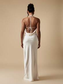 MISSGUIDED 优雅露背长款晚礼服，带围脖领口，高开叉露背设计，适合婚礼宾客场合、正式派对、舞会 - 杏色 - 查看 2