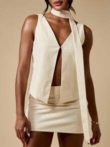 MISSGUIDED Ensemble jupe et gilet contemporain, cravate assortie. Tenue de soirée, de mariage ou de travail, mode minimaliste