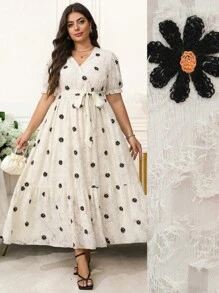 SHEIN Clasi 大码女式浪漫优雅杏色纹理雏菊面料重叠 V 领泡泡短袖腰系带 A 袖连衣裙、毕业礼服、婚礼宾客礼服 - 杏色 - 查看 2